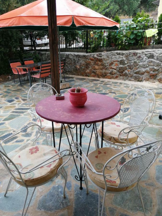 Rodomelo House - 3 Bedrooms Leonídion 외부 사진